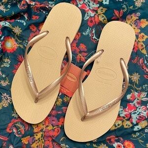 Brand New Havaianas Neutral Pale Gold Champagne Thong Flip Flops Sandals